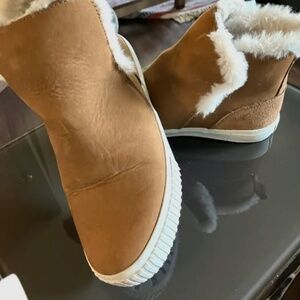 Timberland Skyla Bay Faux Fur Lined Ankle Boots. Tan/Camel Colour. "Fur" lined